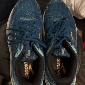 Brooks Men's Blue and Gold Athletic Shoes